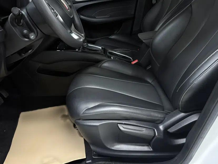 Roewe i5 2020 1.5L Automatic 4G Connect Luxury Flagship Edition — миниатюра 36