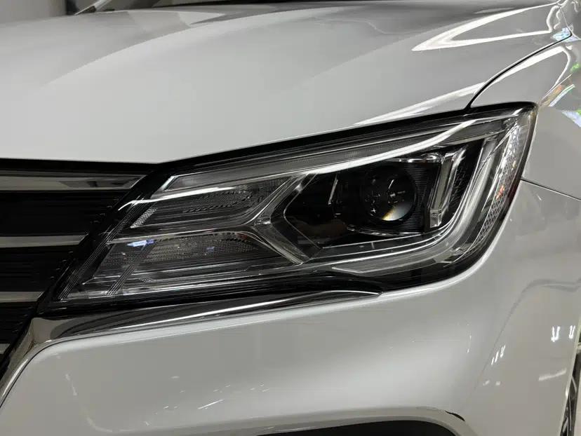 Roewe i5 2020 1.5L Automatic 4G Connect Luxury Flagship Edition — миниатюра 8