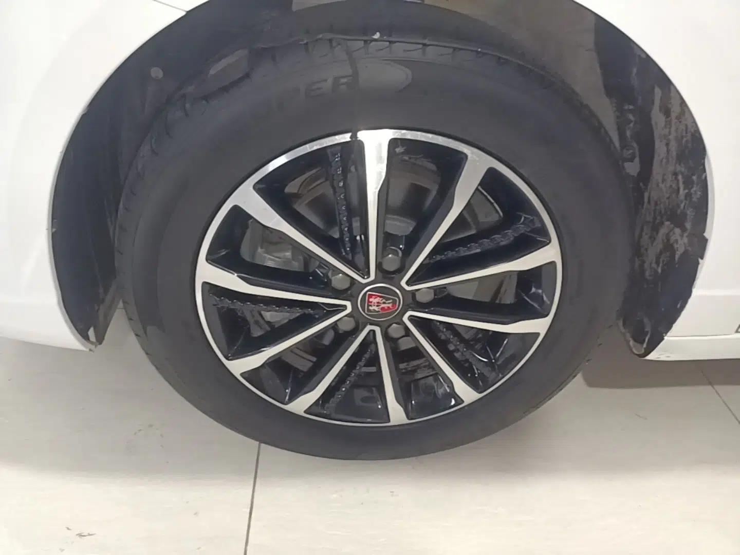 Roewe i5 2020 1.5L Automatic 4G Connect Luxury Flagship Edition — миниатюра 10