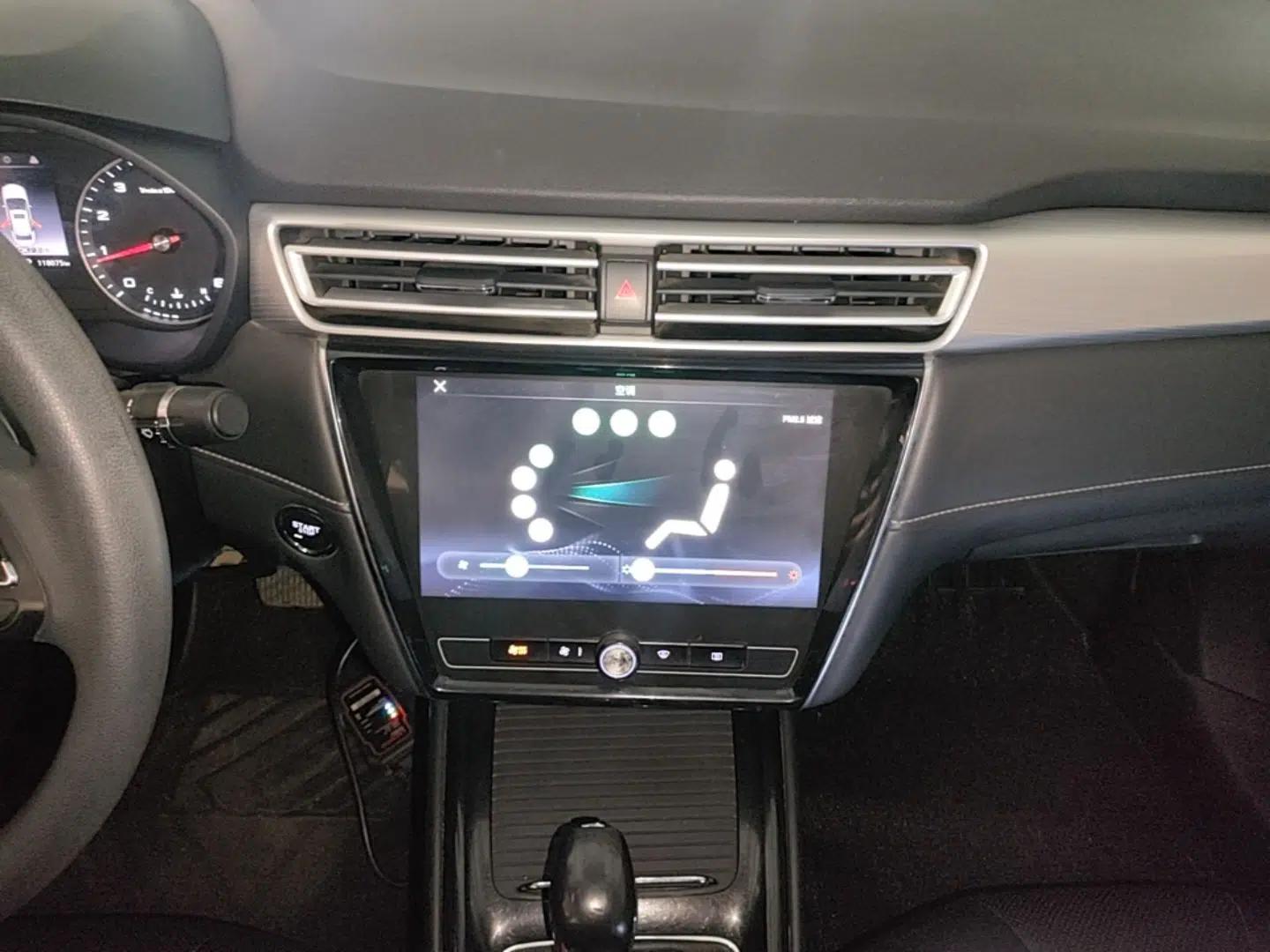 Roewe i5 2019 1.5L Automatic 4G Connected Langhao Edition — миниатюра 15