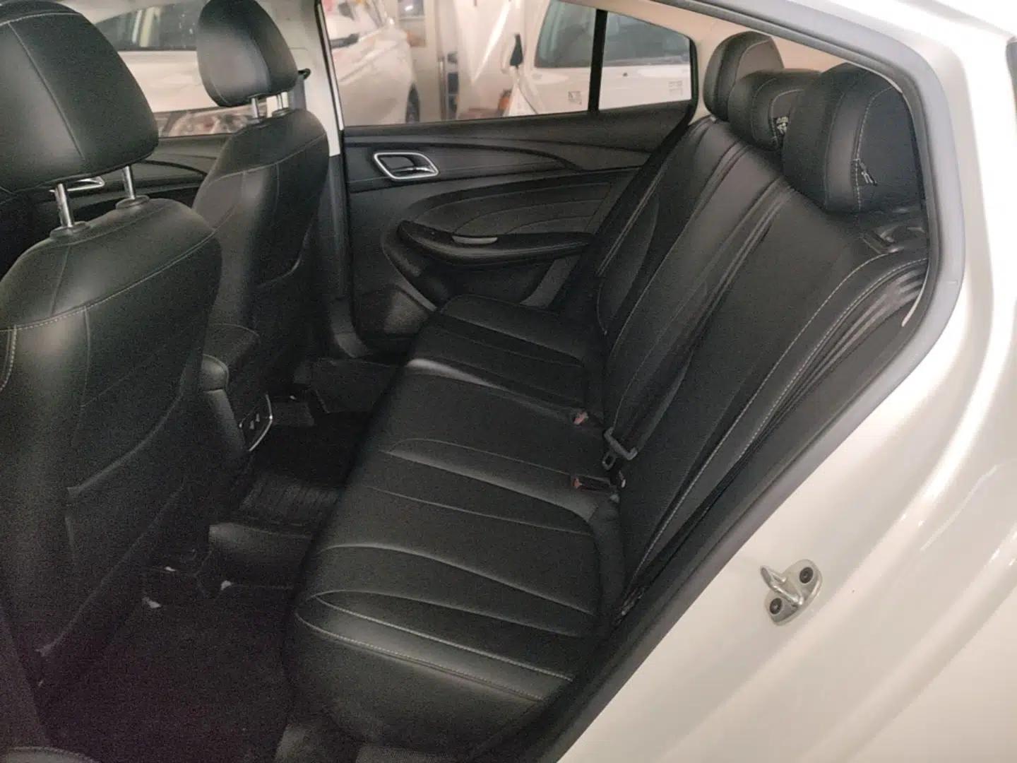 Roewe i5 2019 1.5L Automatic 4G Connected Langhao Edition — миниатюра 20