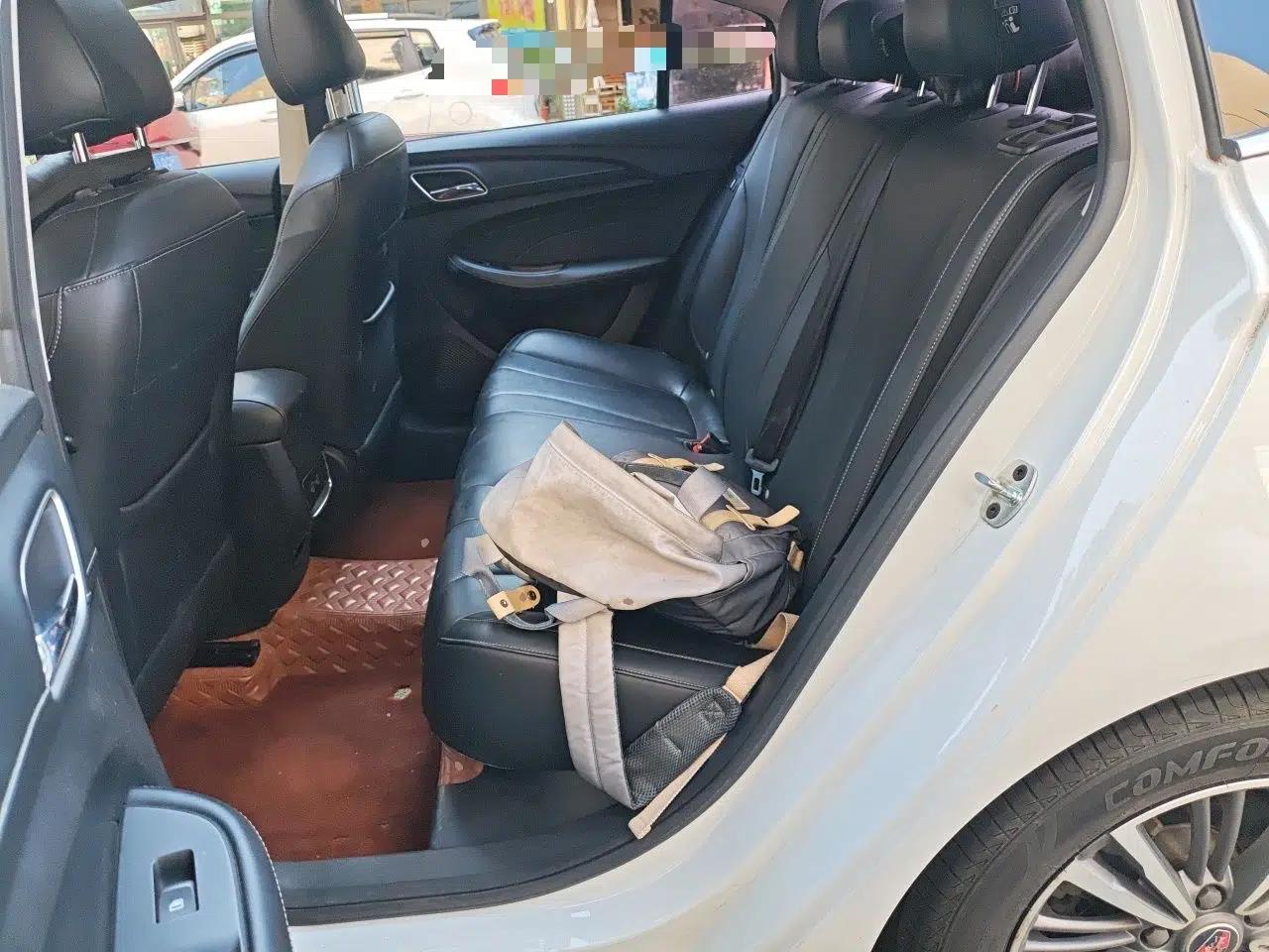 Roewe i5 2019 1.5L Automatic 4G Connected Langhao Edition — миниатюра 17