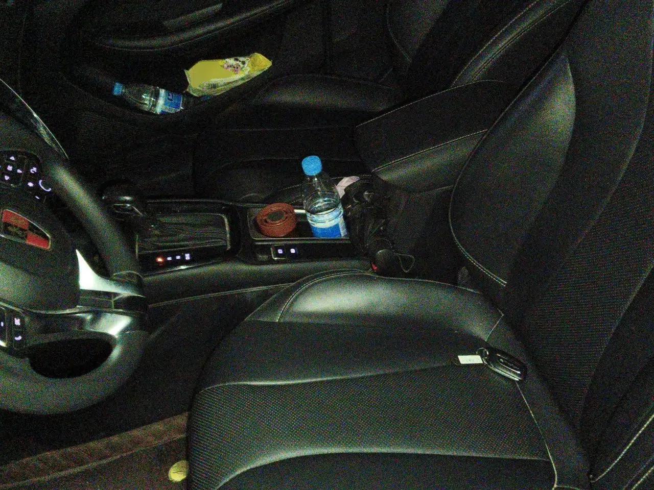 Roewe i5 2020 1.5L Automatic 4G Connect Luxury Flagship Edition — миниатюра 15