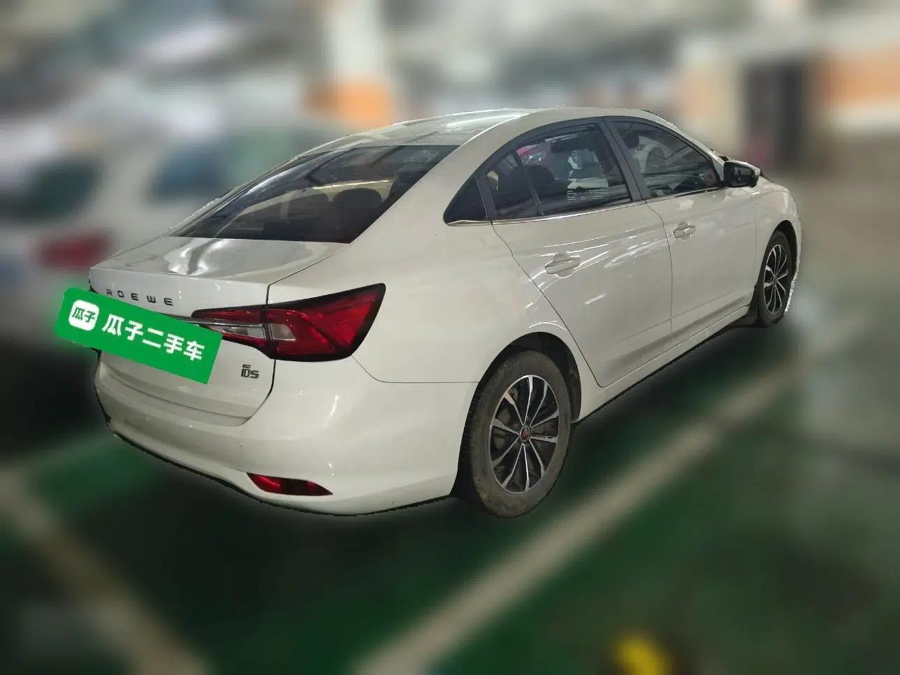 Roewe i5 2020 1.5L Automatic 4G Connect Luxury Flagship Edition — миниатюра 6