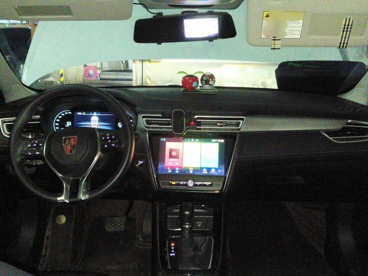 Roewe i5 2020 1.5L Automatic 4G Connect Luxury Flagship Edition — миниатюра 9