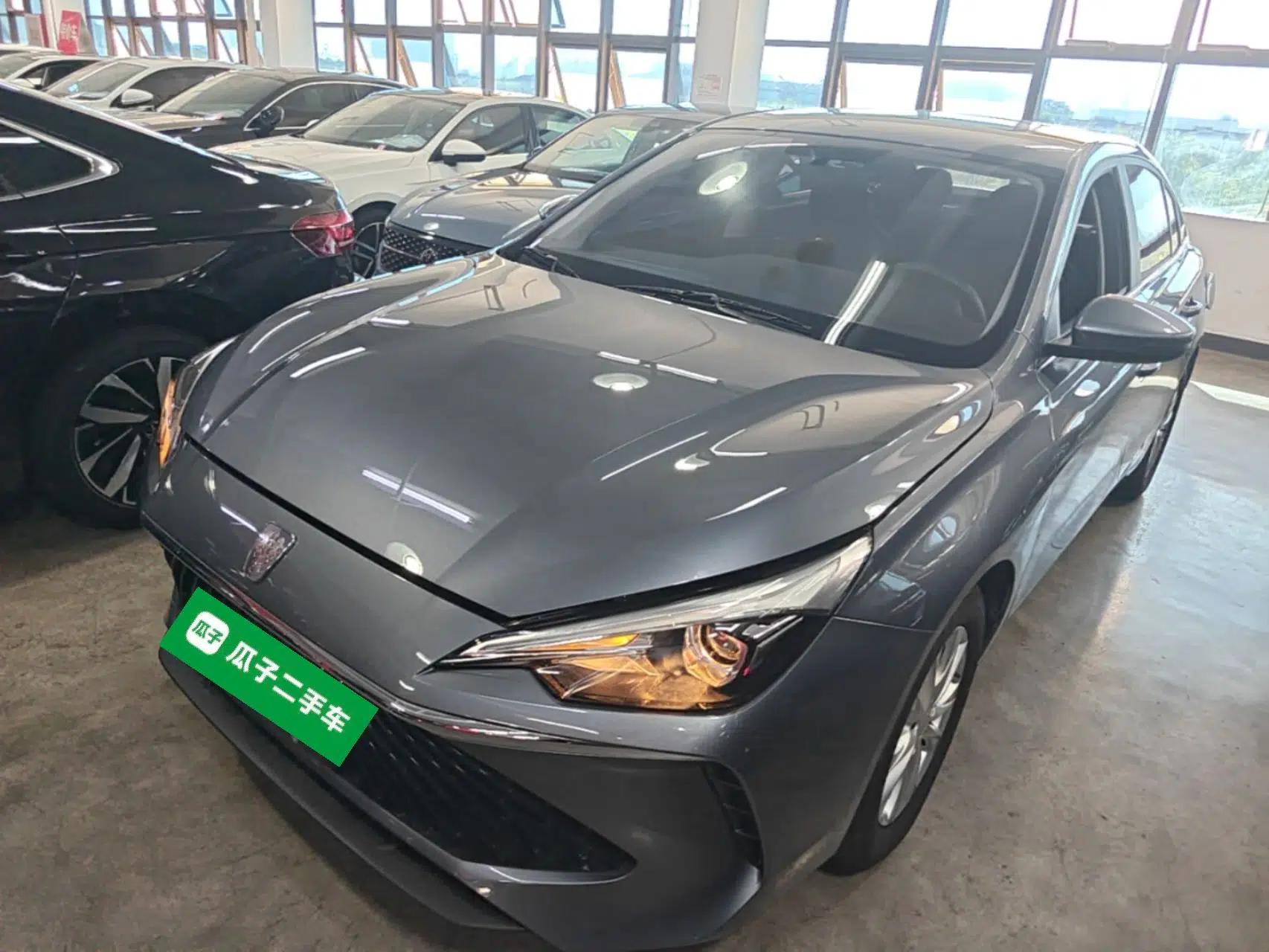Roewe i5 2023 1.5L CVT Luxury Edition — миниатюра 1