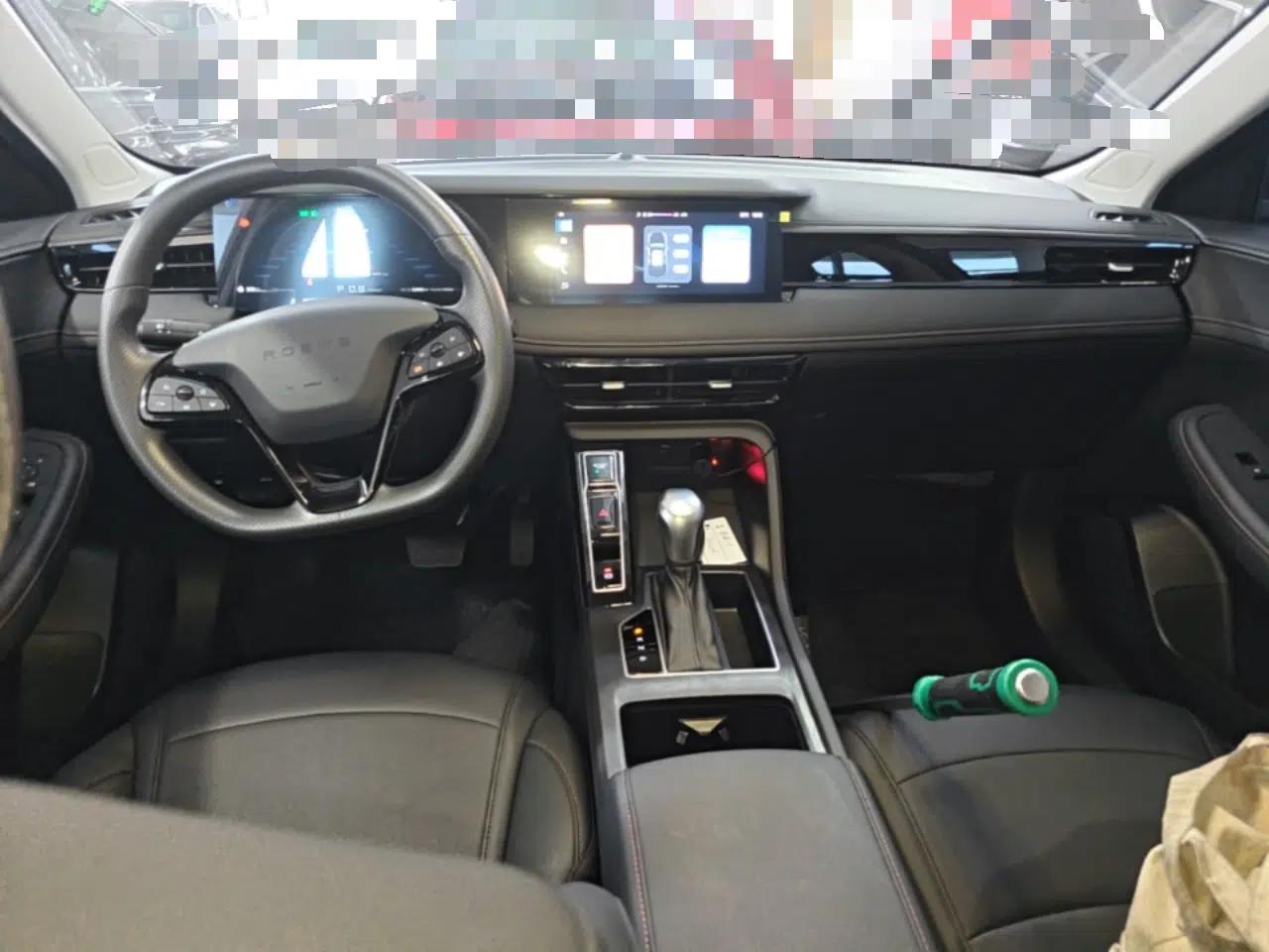 Roewe i5 2023 1.5L CVT Luxury Edition — миниатюра 12