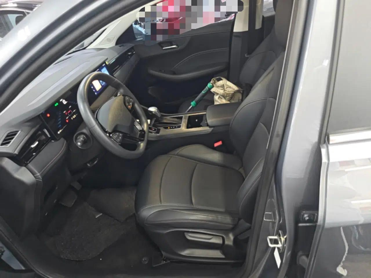 Roewe i5 2023 1.5L CVT Luxury Edition — миниатюра 17