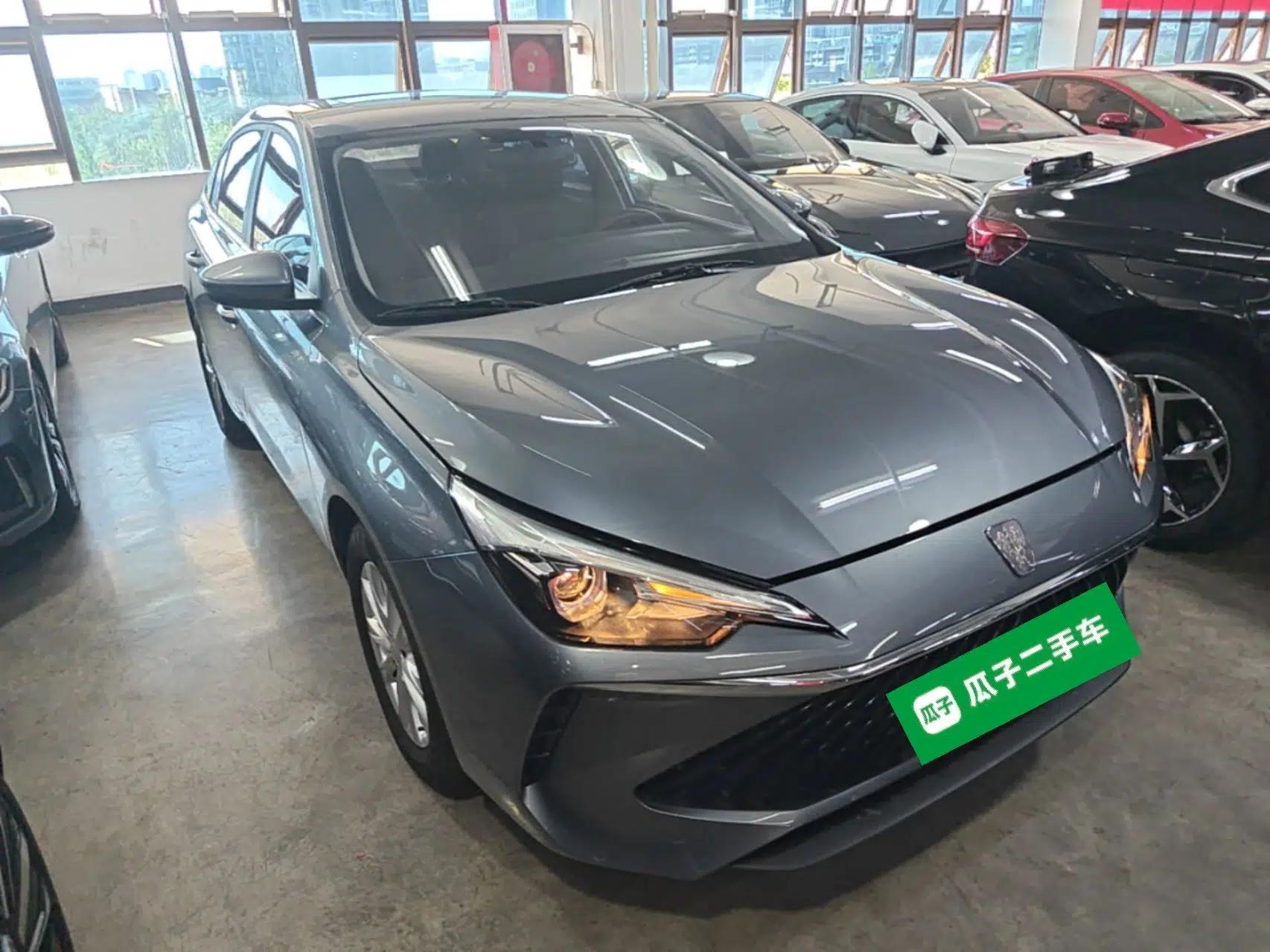 Roewe i5 2023 1.5L CVT Luxury Edition — миниатюра 3