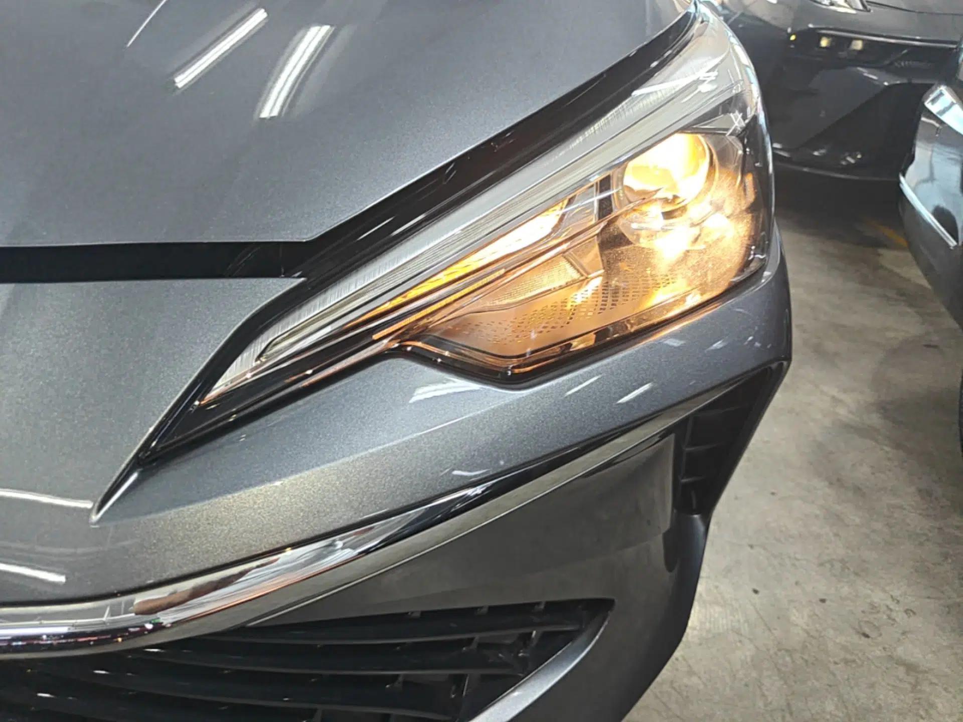 Roewe i5 2023 1.5L CVT Luxury Edition — миниатюра 8