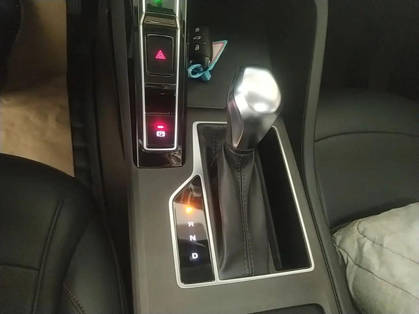 Roewe i5 2023 1.5L CVT Luxury Edition — миниатюра 16
