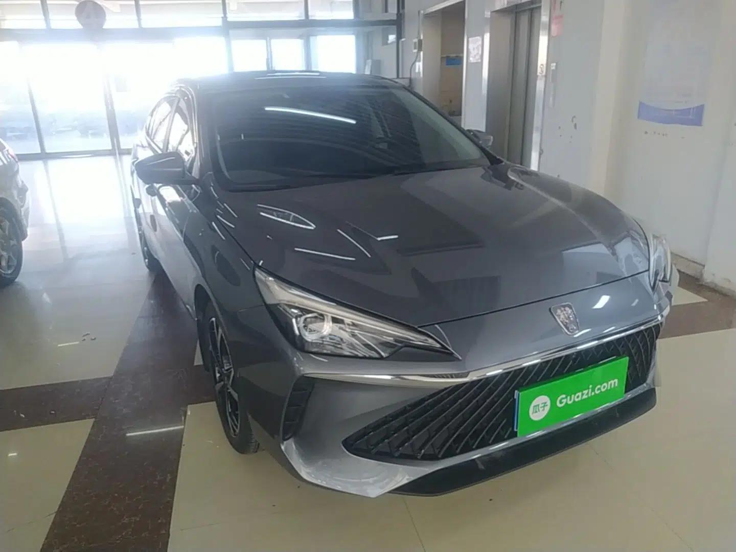 Roewe i5 2023 1.5L CVT Luxury Edition — миниатюра 3