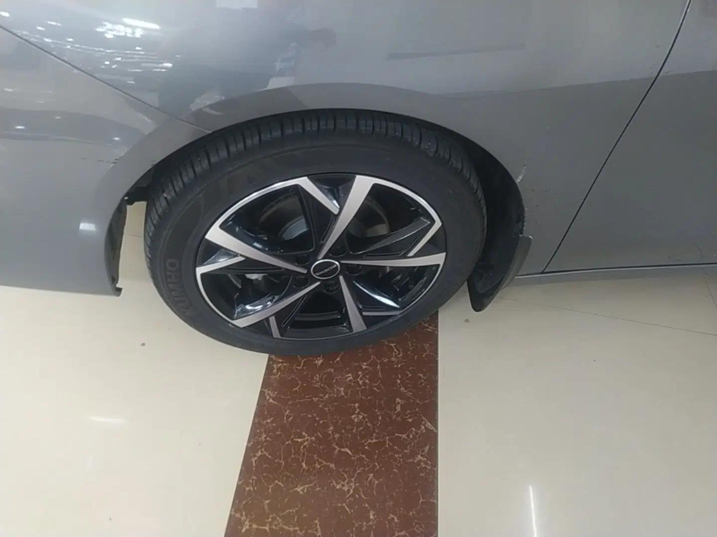 Roewe i5 2023 1.5L CVT Luxury Edition — миниатюра 10