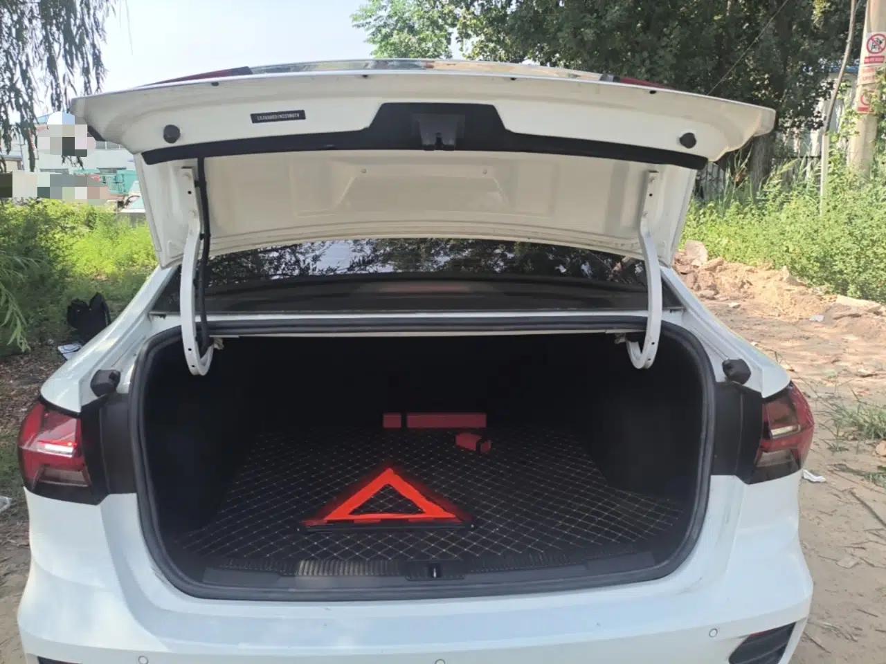Roewe i5 2021 1.5L CVT Platinum Edition — миниатюра 22