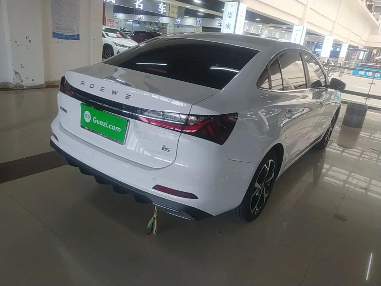 Roewe i5 2023 1.5L CVT Luxury Edition — миниатюра 6