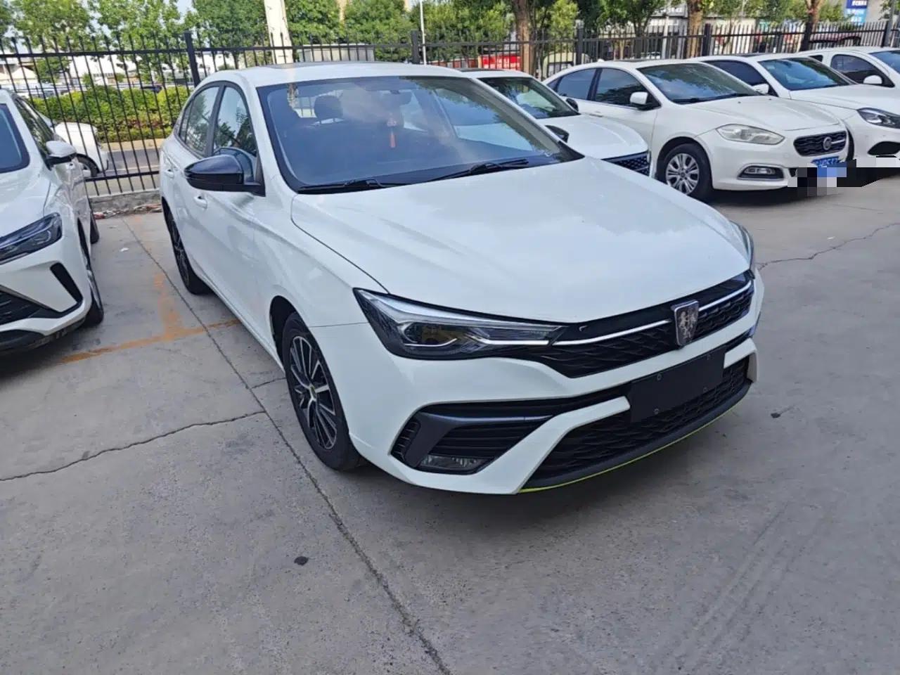 Roewe i5 2021 1.5L CVT Platinum Edition — миниатюра 3