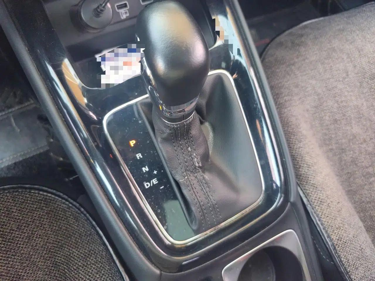 Roewe i5 2020 1.5L Automatic 4G Connect Luxury Flagship Edition — миниатюра 14