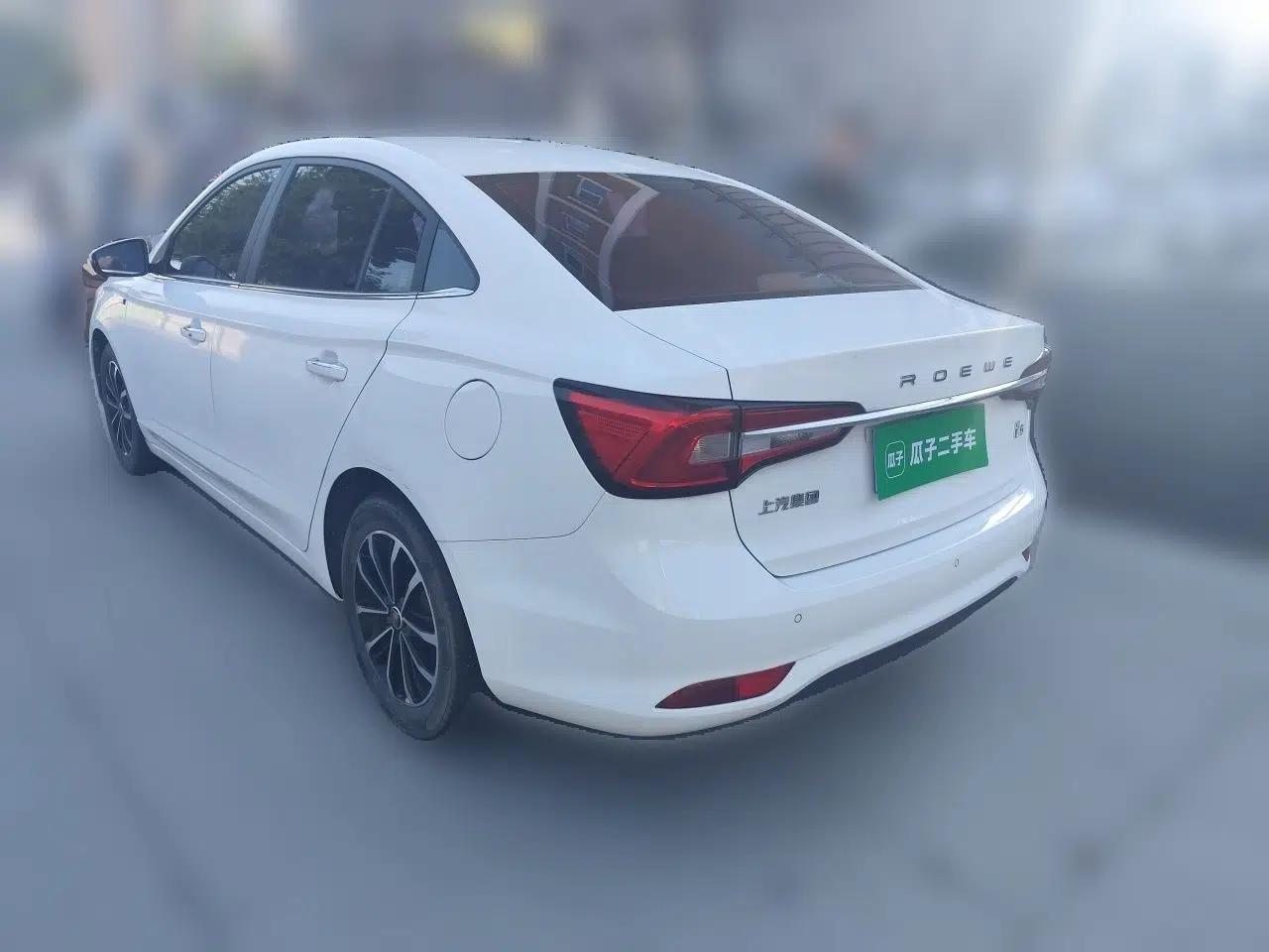 Roewe i5 2020 1.5L Automatic 4G Connect Luxury Flagship Edition — миниатюра 4