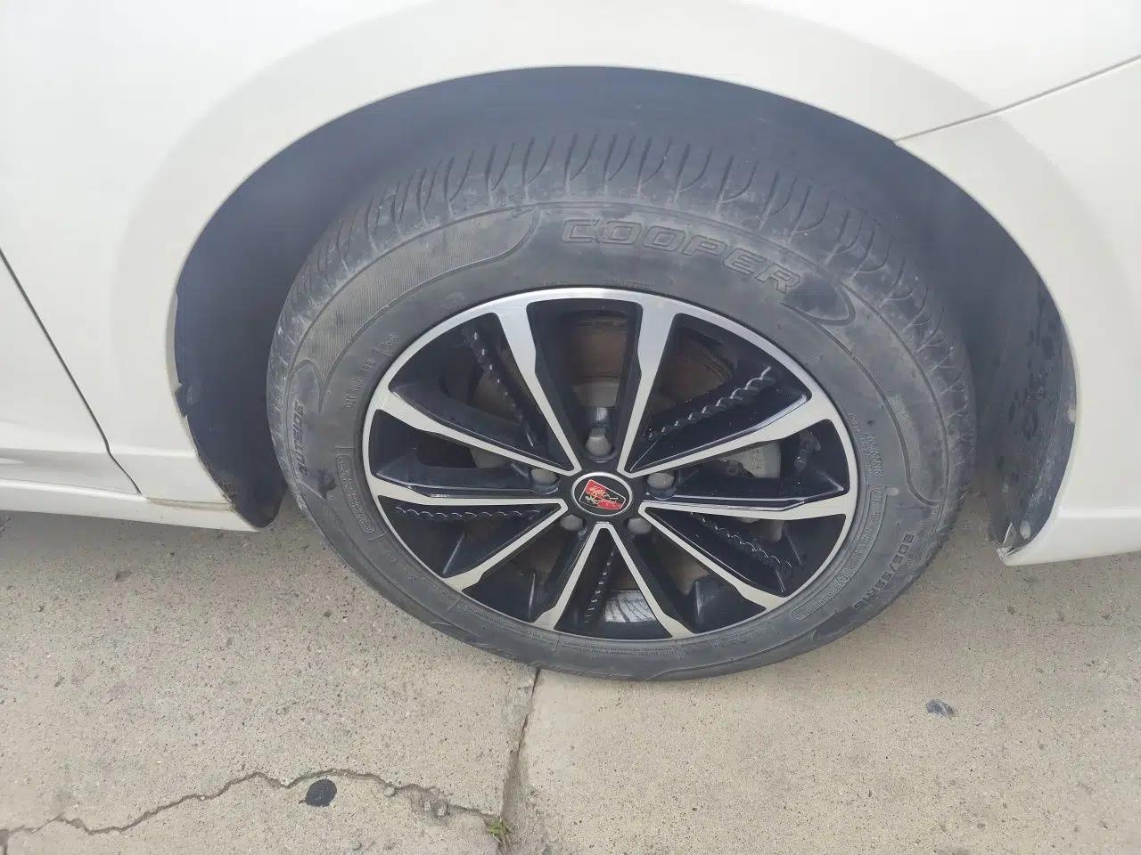 Roewe i5 2020 1.5L Automatic 4G Connect Luxury Flagship Edition — миниатюра 8