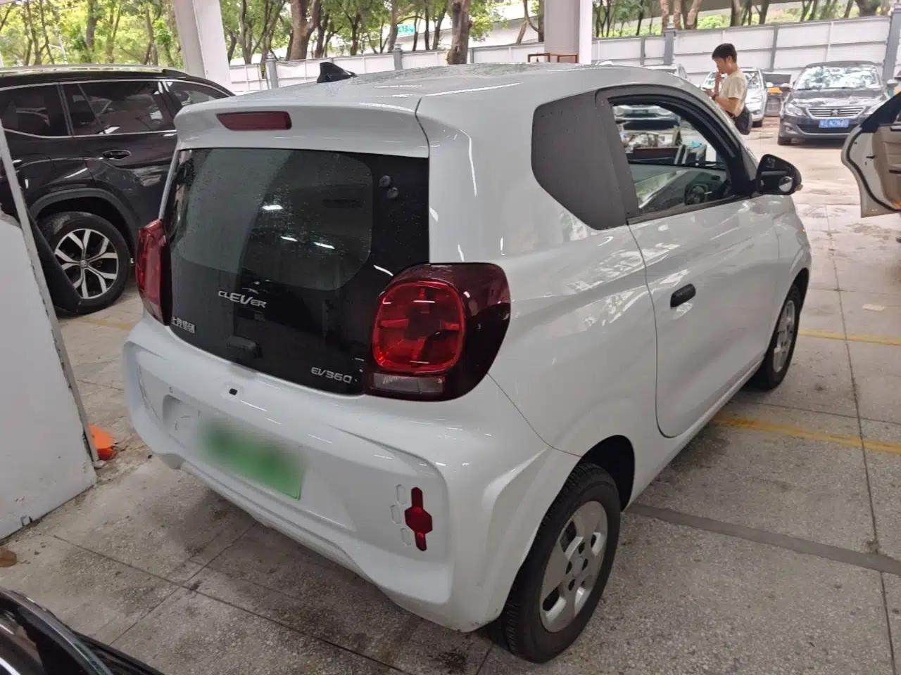 Roewe Clever 2021 302km Excellence Edition — миниатюра 6