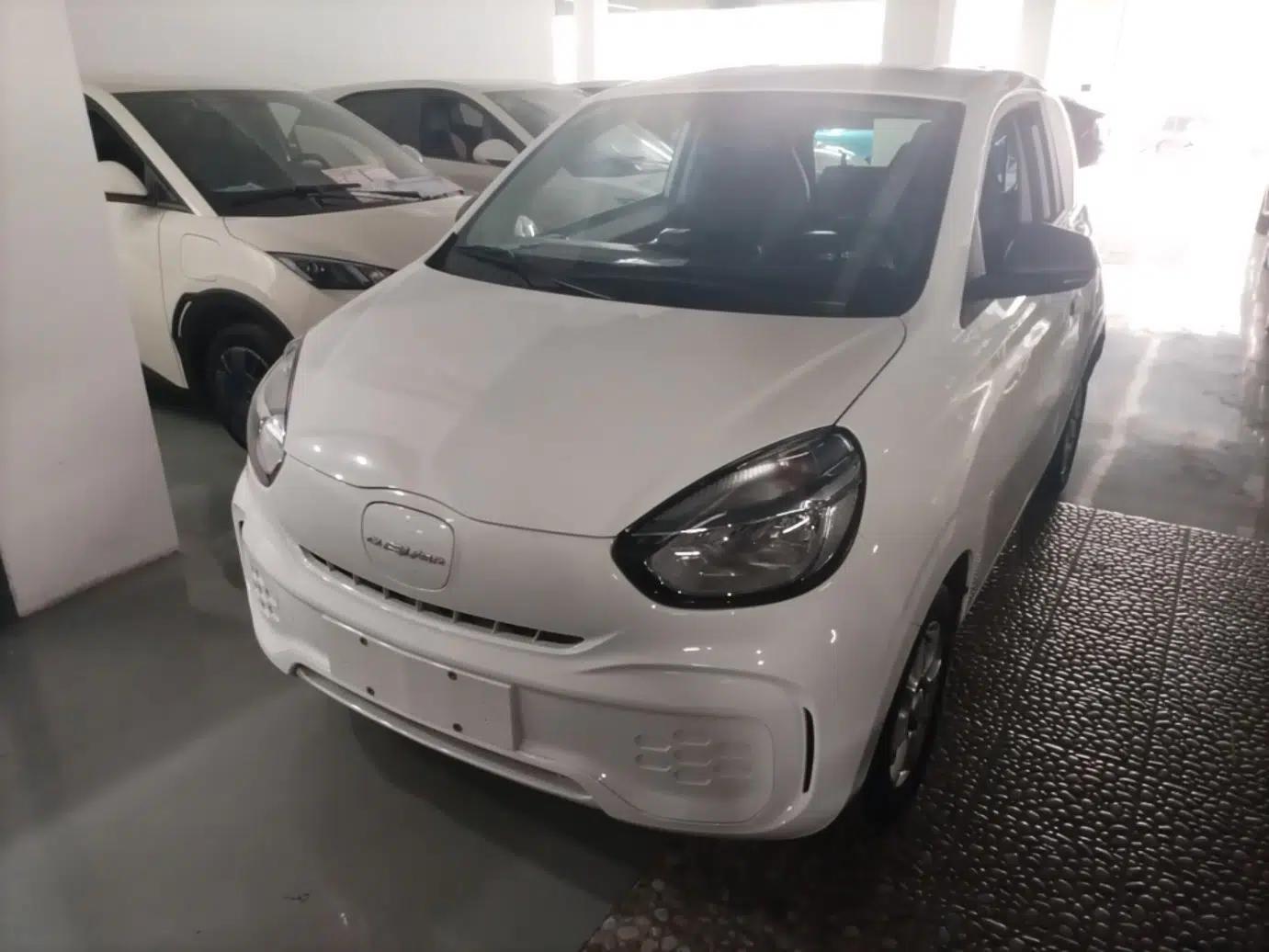 Roewe Clever 2022 311km QiQi BoBo Edition — миниатюра 1