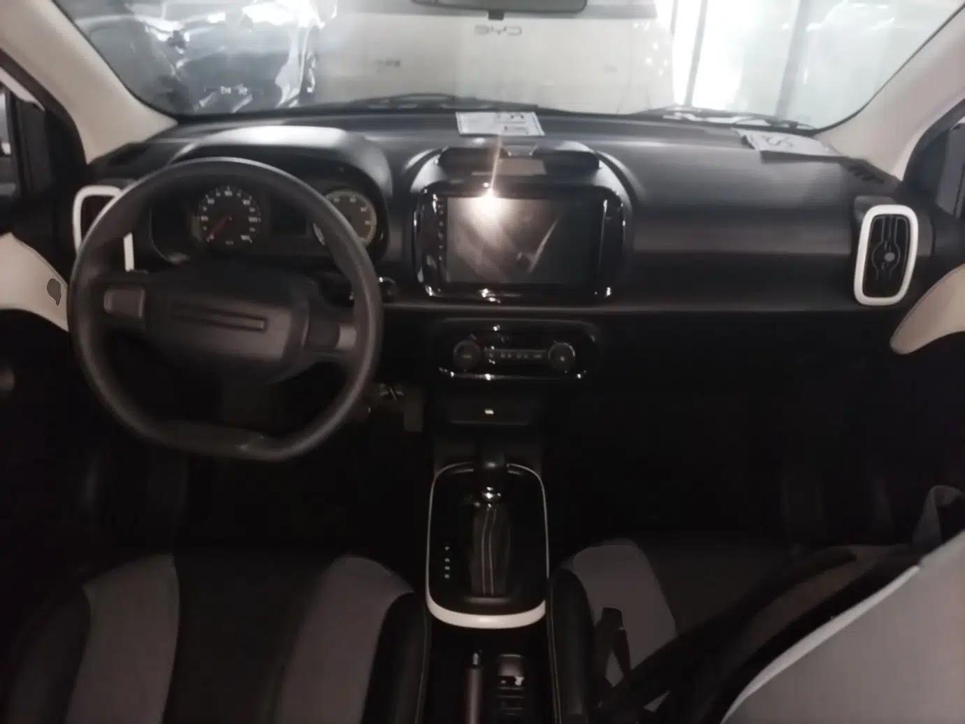 Roewe Clever 2022 311km QiQi BoBo Edition — миниатюра 17