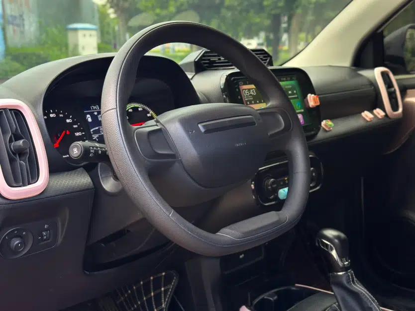 Roewe Clever 2022 311km QiQi BoBo Edition — миниатюра 11