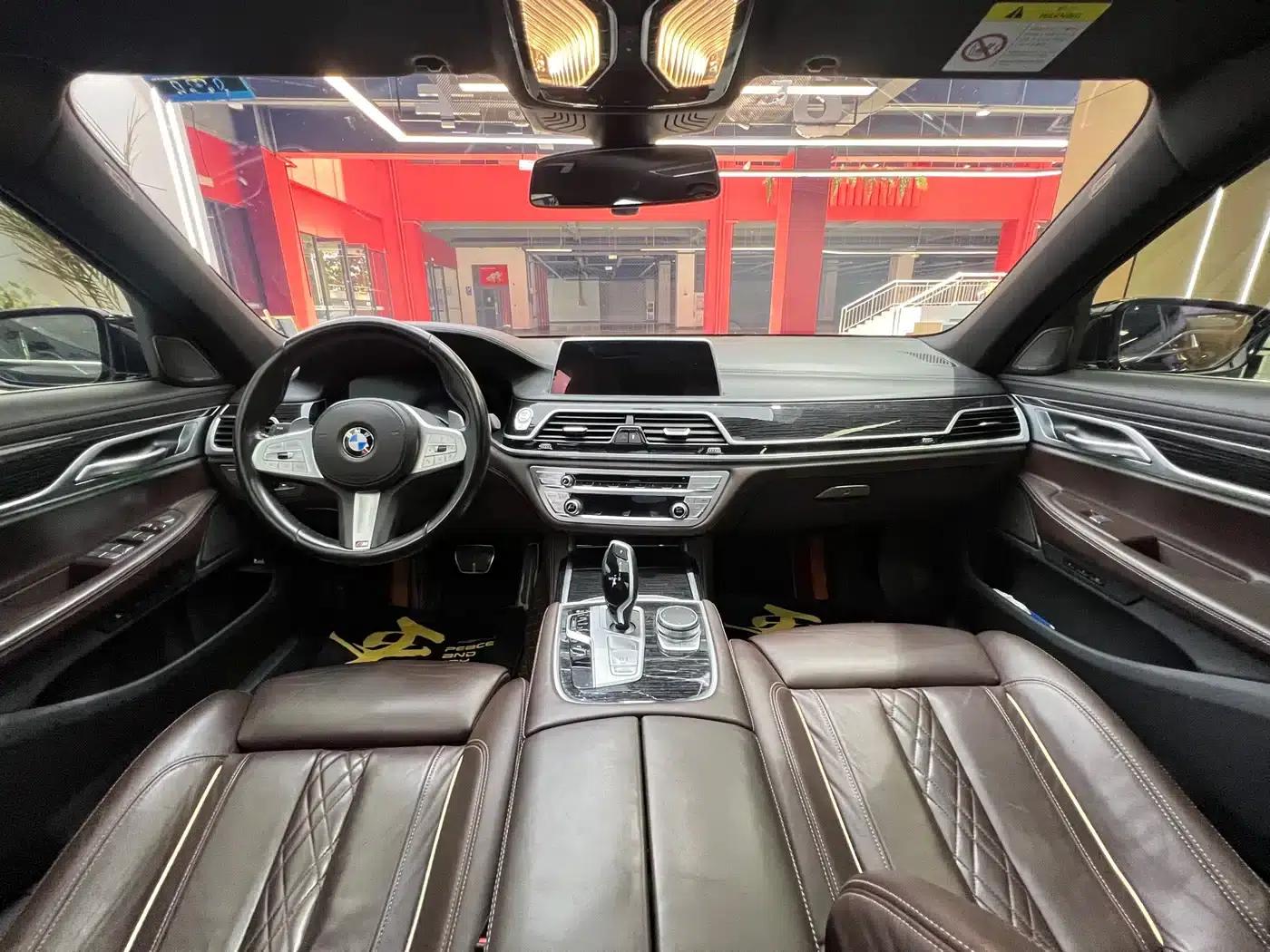 2021 BMW 7 Series 730Li M Sport Package — миниатюра 12