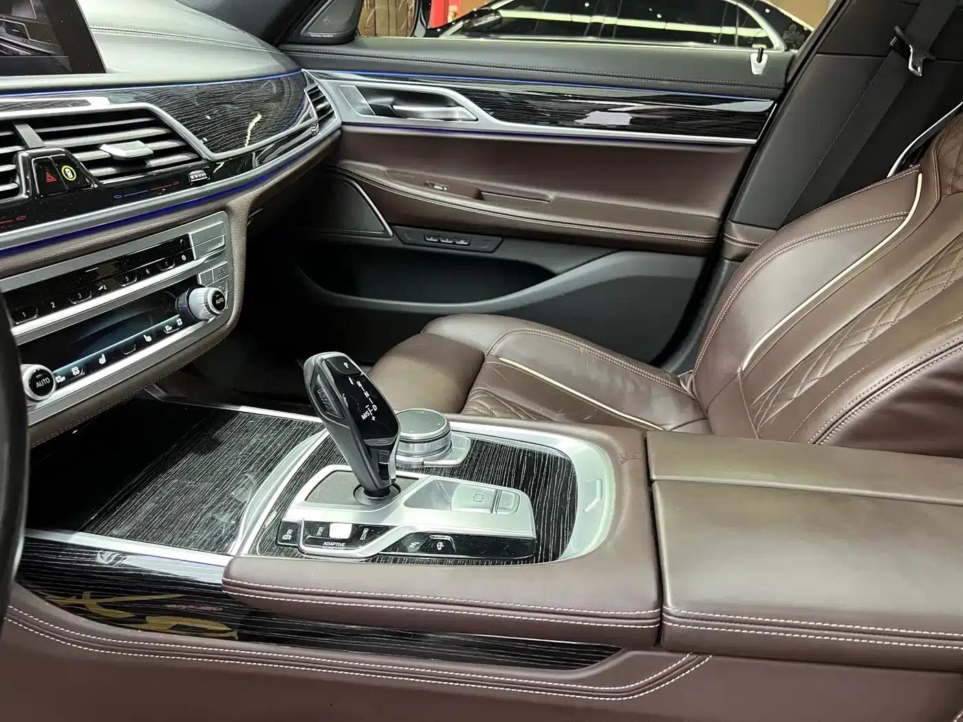 2021 BMW 7 Series 730Li M Sport Package — миниатюра 6