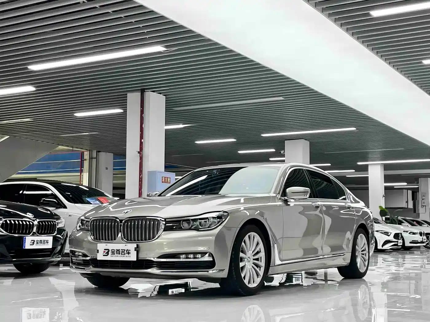 2018 BMW 7 Series 730Li Leading Excellence Package — миниатюра 1