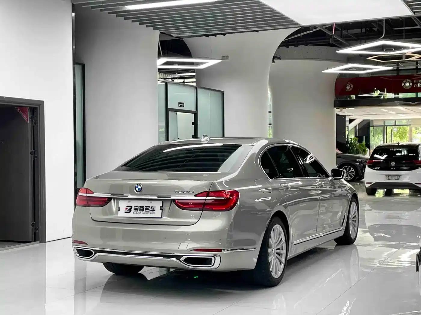 2018 BMW 7 Series 730Li Leading Excellence Package — миниатюра 11