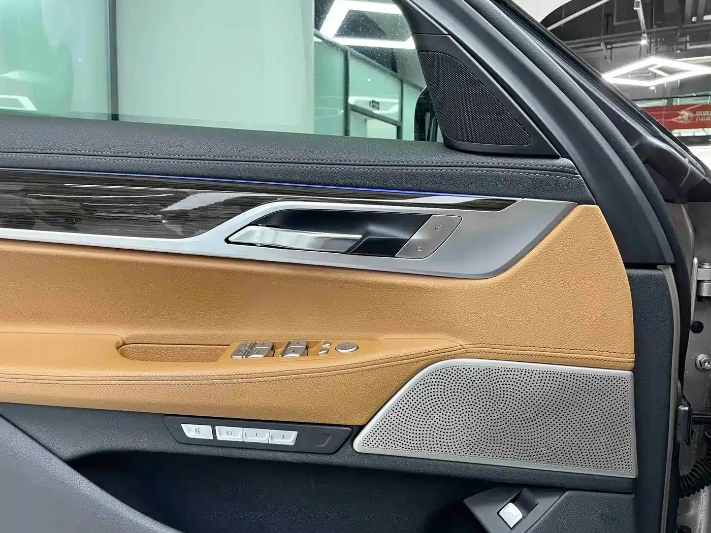 2018 BMW 7 Series 730Li Leading Excellence Package — миниатюра 15