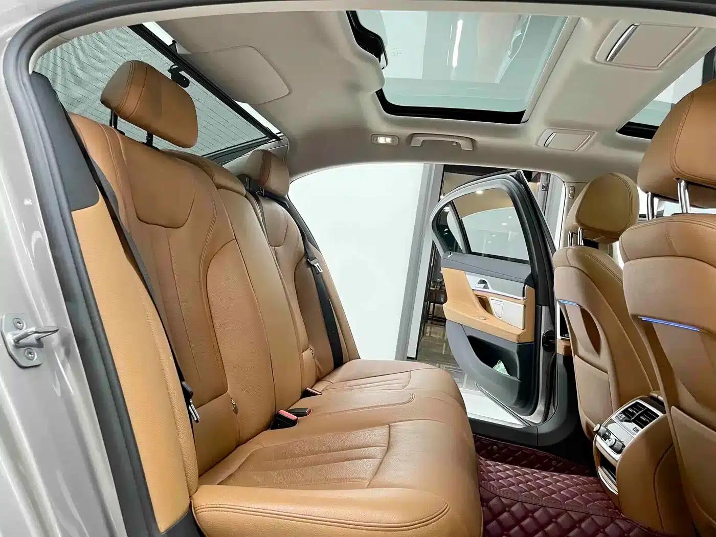 2018 BMW 7 Series 730Li Leading Excellence Package — миниатюра 6
