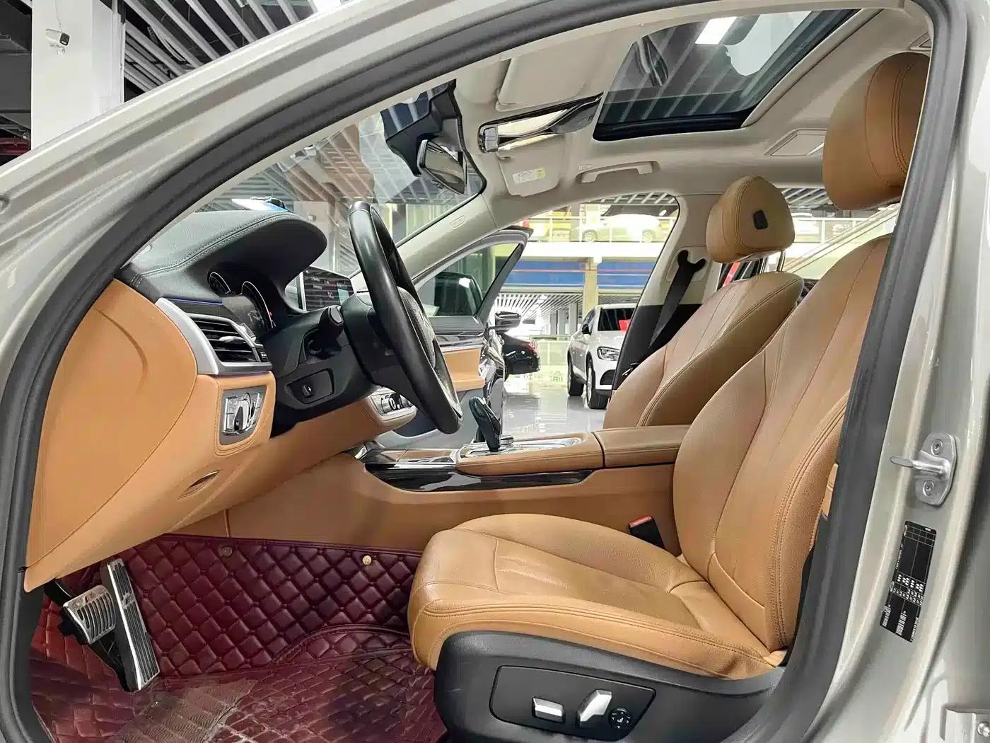 2018 BMW 7 Series 730Li Leading Excellence Package — миниатюра 8