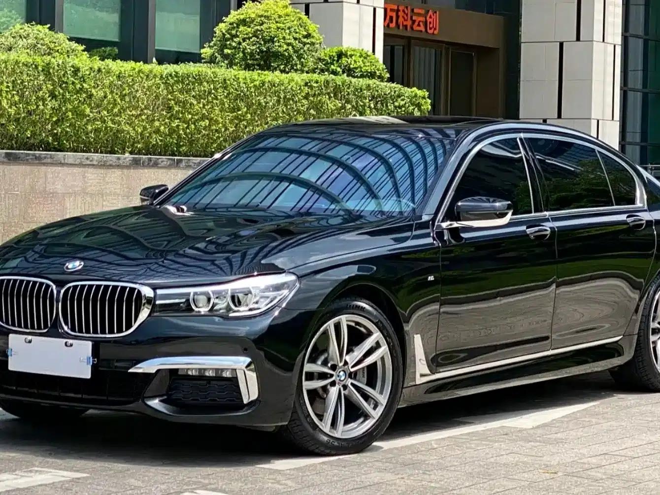 2018 BMW 7 Series 730Li Leading Edition M Sport Package — миниатюра 1