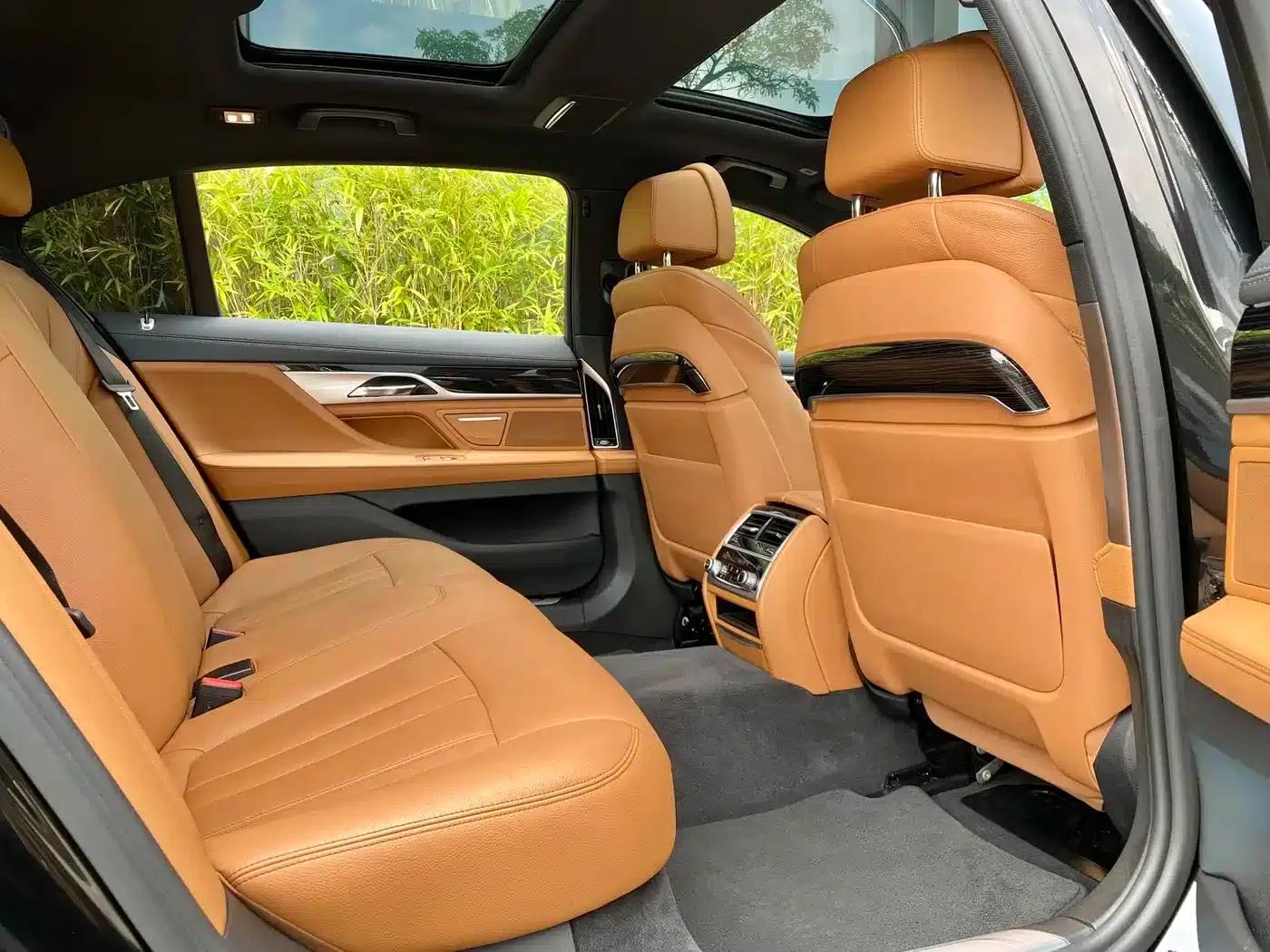 2018 BMW 7 Series 730Li Leading Edition M Sport Package — миниатюра 15