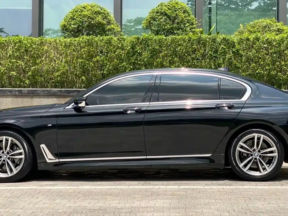 2018 BMW 7 Series 730Li Leading Edition M Sport Package — миниатюра 7