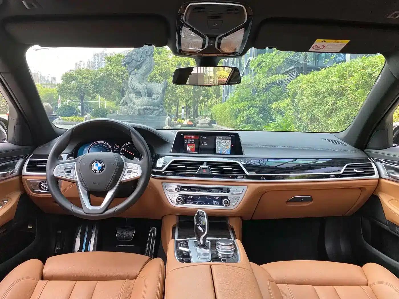 2018 BMW 7 Series 730Li Leading Edition M Sport Package — миниатюра 8
