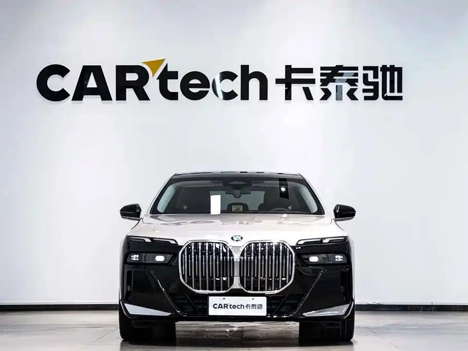 2023 BMW 7 Series 735Li M Sport Package — миниатюра 1