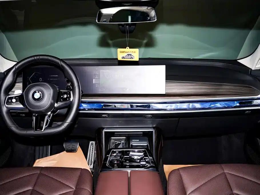2023 BMW 7 Series 735Li M Sport Package — миниатюра 14