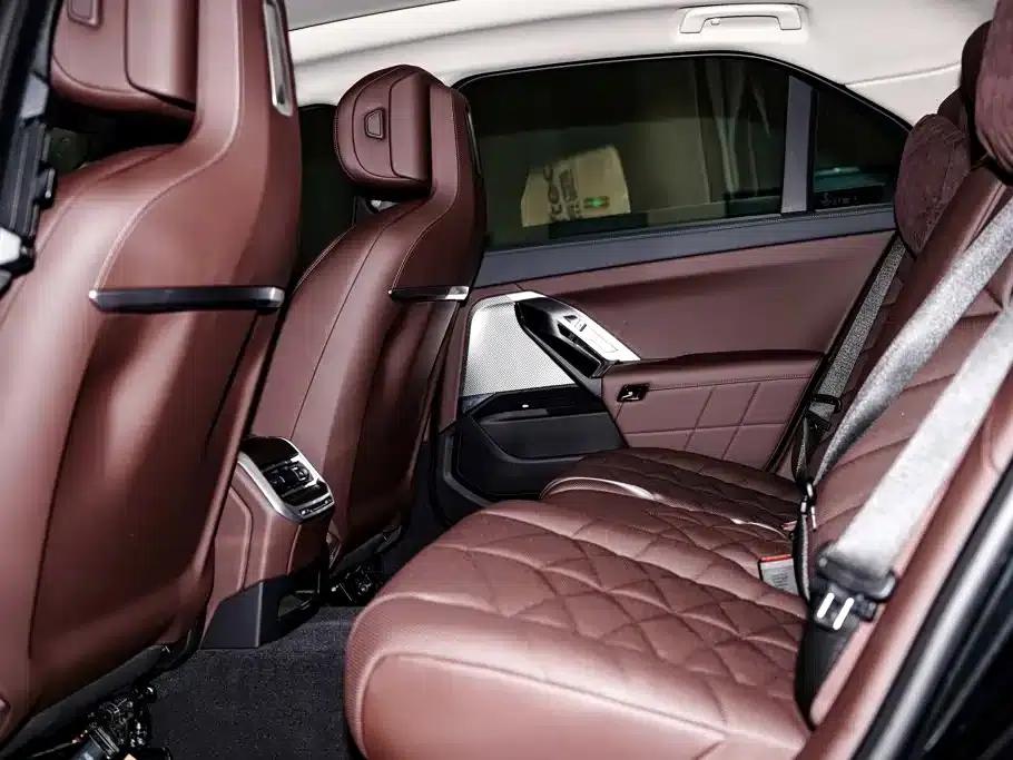 2023 BMW 7 Series 735Li M Sport Package — миниатюра 20