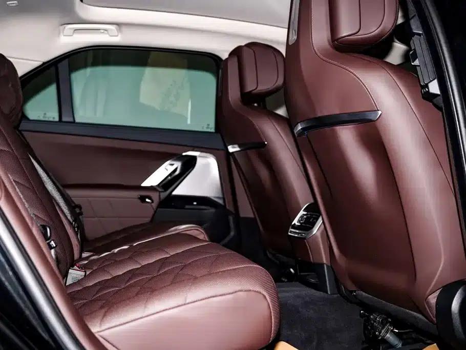 2023 BMW 7 Series 735Li M Sport Package — миниатюра 22