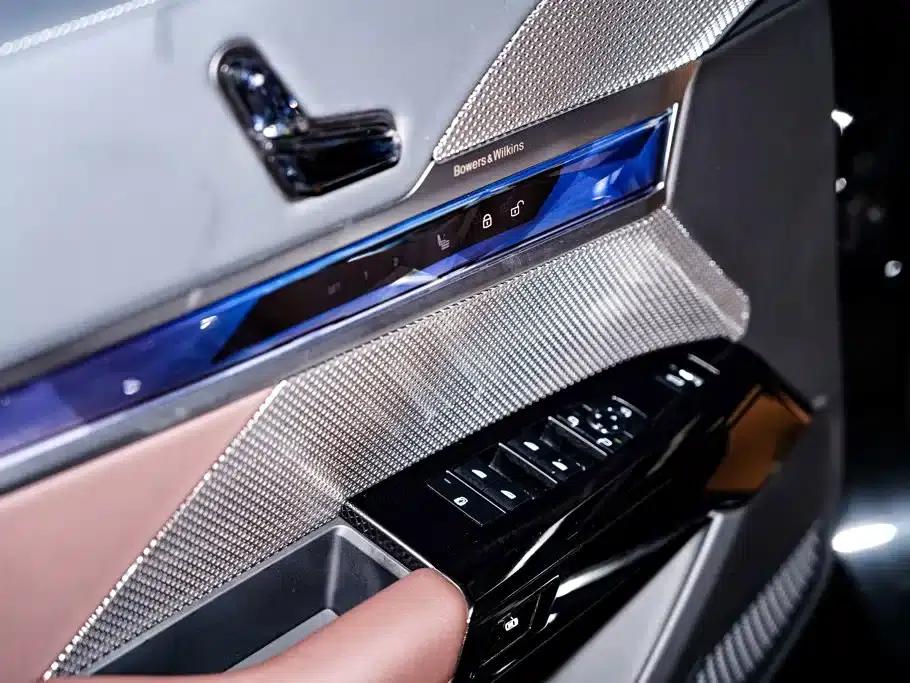 2023 BMW 7 Series 735Li M Sport Package — миниатюра 23