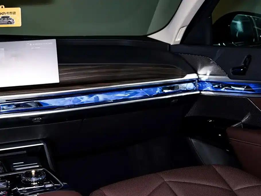 2023 BMW 7 Series 735Li M Sport Package — миниатюра 28