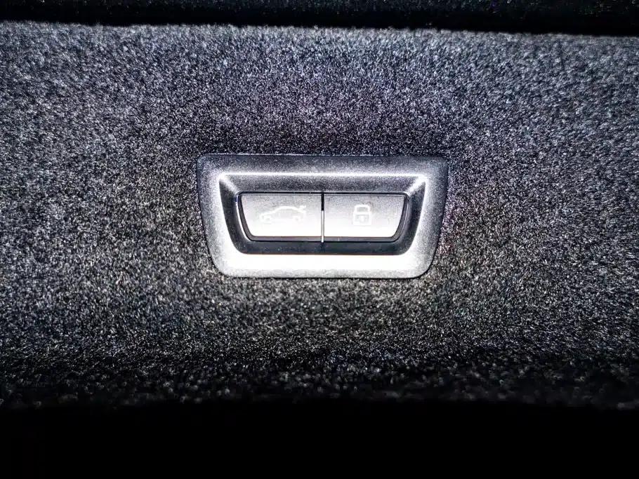 2023 BMW 7 Series 735Li M Sport Package — миниатюра 31