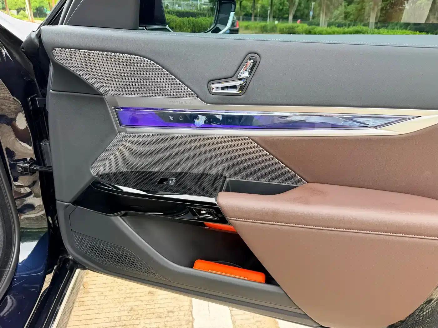 2023 BMW 7 Series 735Li M Sport Package — миниатюра 12