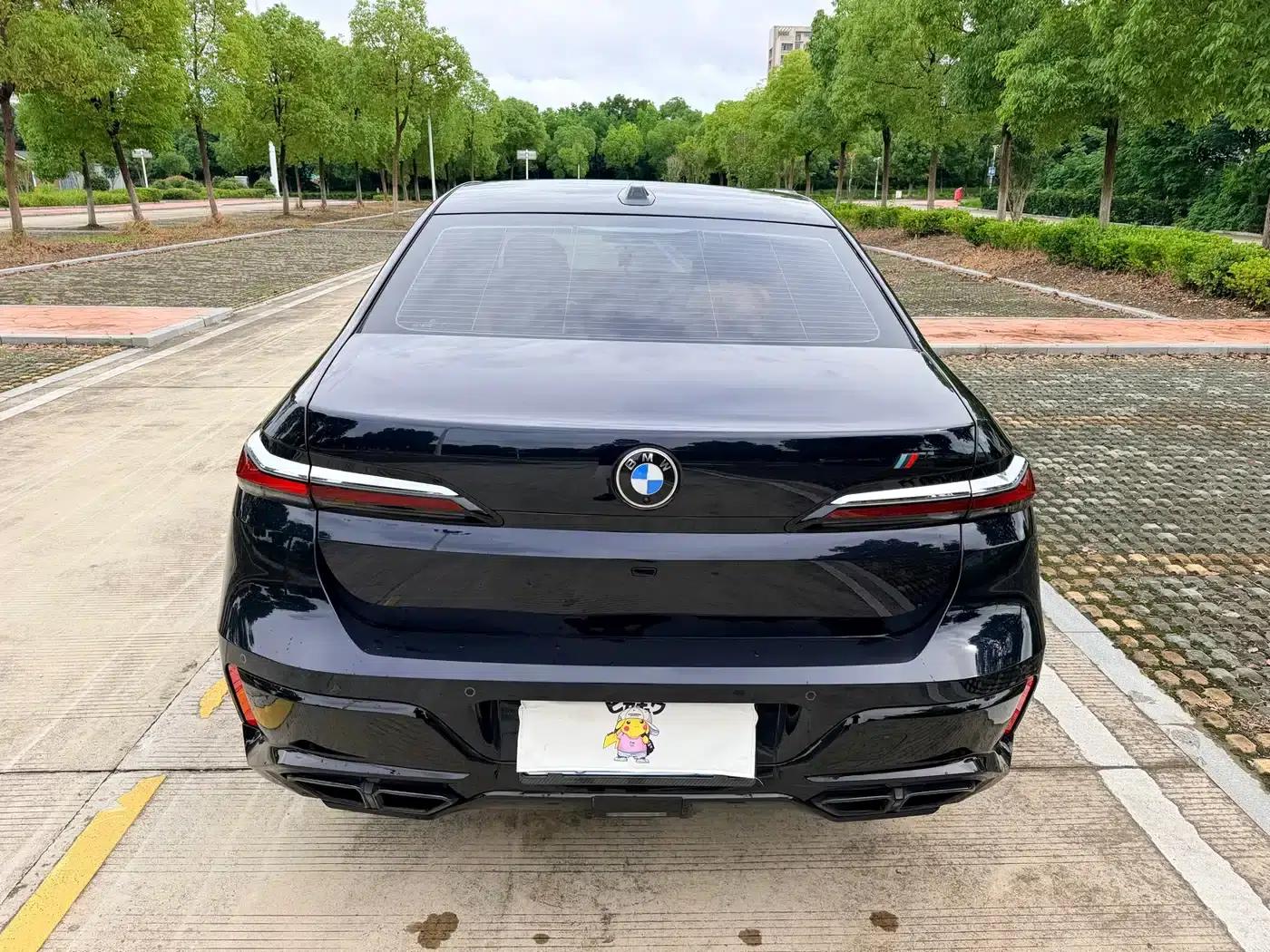 2023 BMW 7 Series 735Li M Sport Package — миниатюра 14