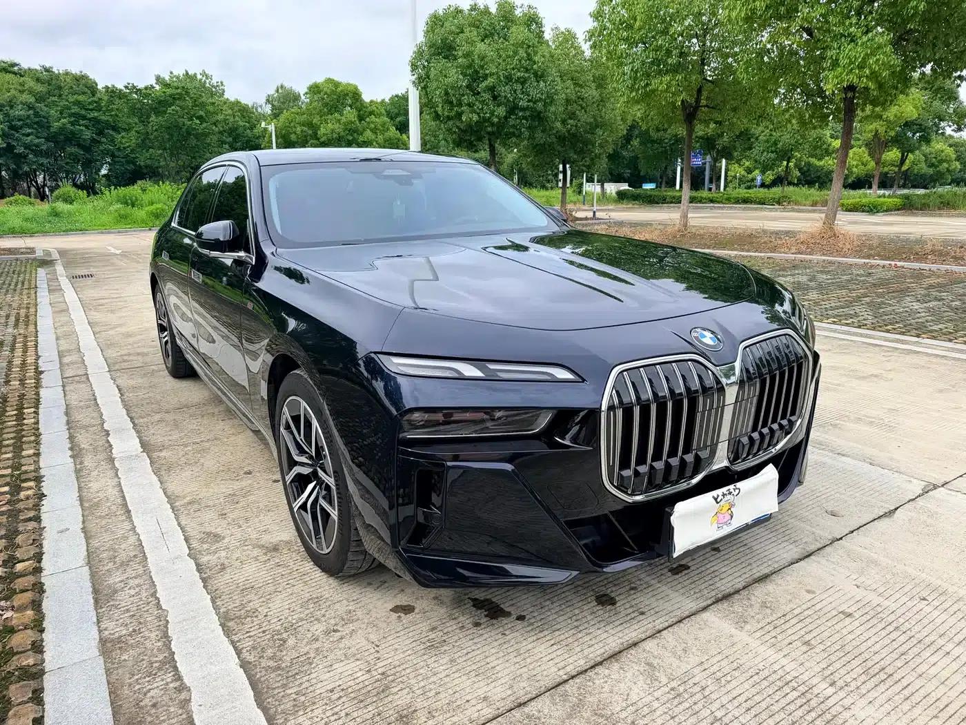 2023 BMW 7 Series 735Li M Sport Package — миниатюра 3