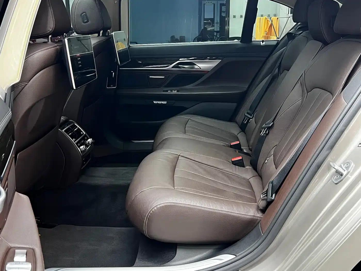 2016 BMW 7 Series 740Li Luxury — миниатюра 19