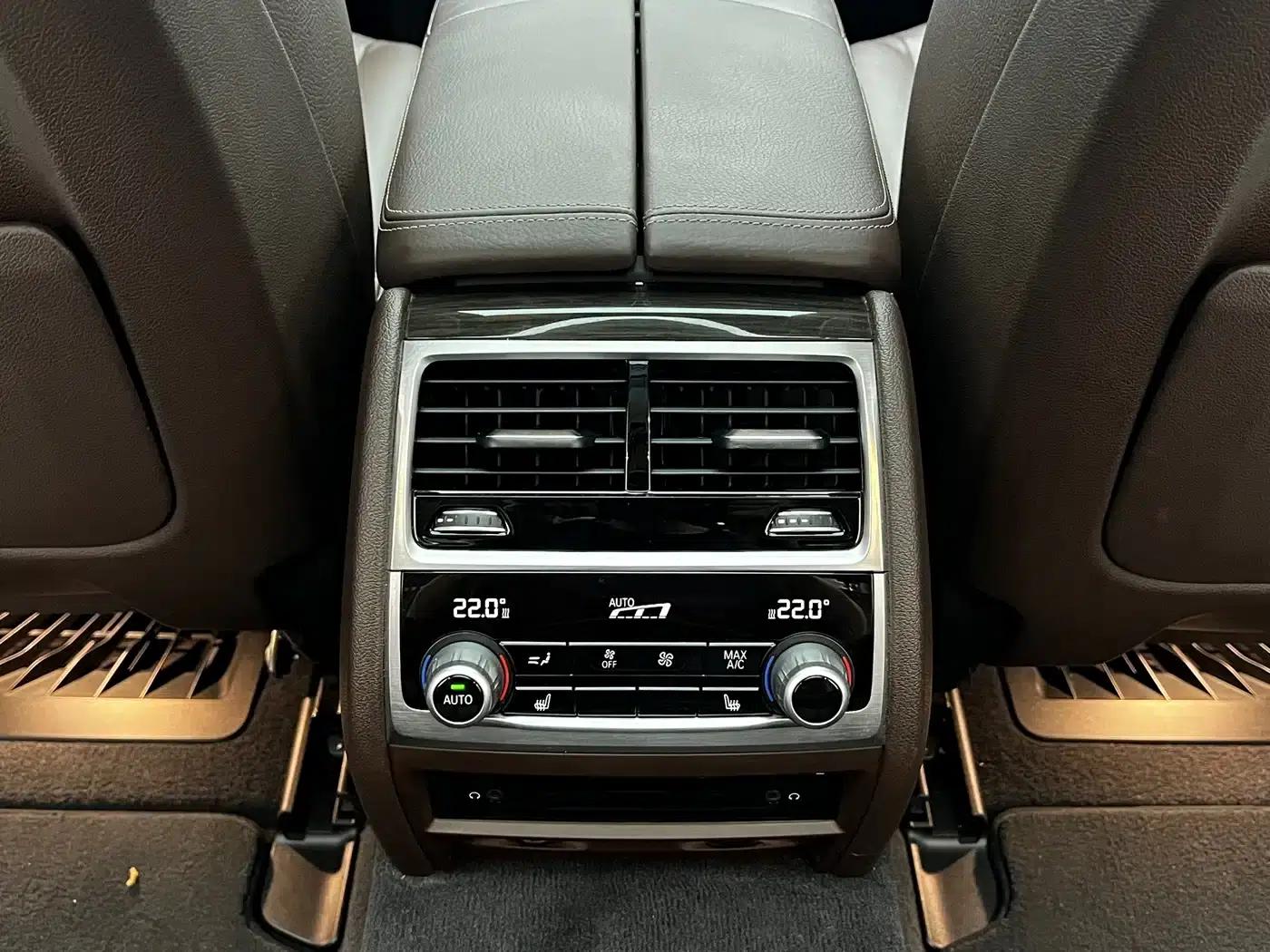 2016 BMW 7 Series 740Li Luxury — миниатюра 23